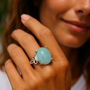 Stunning‎ Silver Ring with Aqua Gemstone